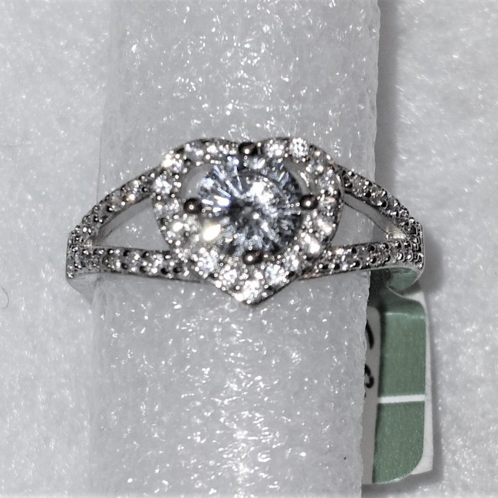 Brand New Beautiful White Stone & White Gold Plated Heart Ring- Size 7